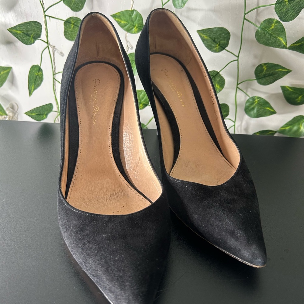 Gianvito Rossi Black Heels Classic Elegance